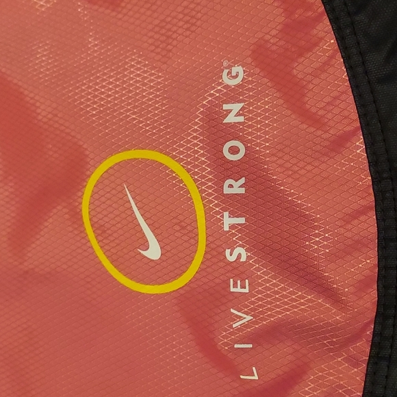 Pink Nike Livestrong draw string bag - Picture 2 of 4